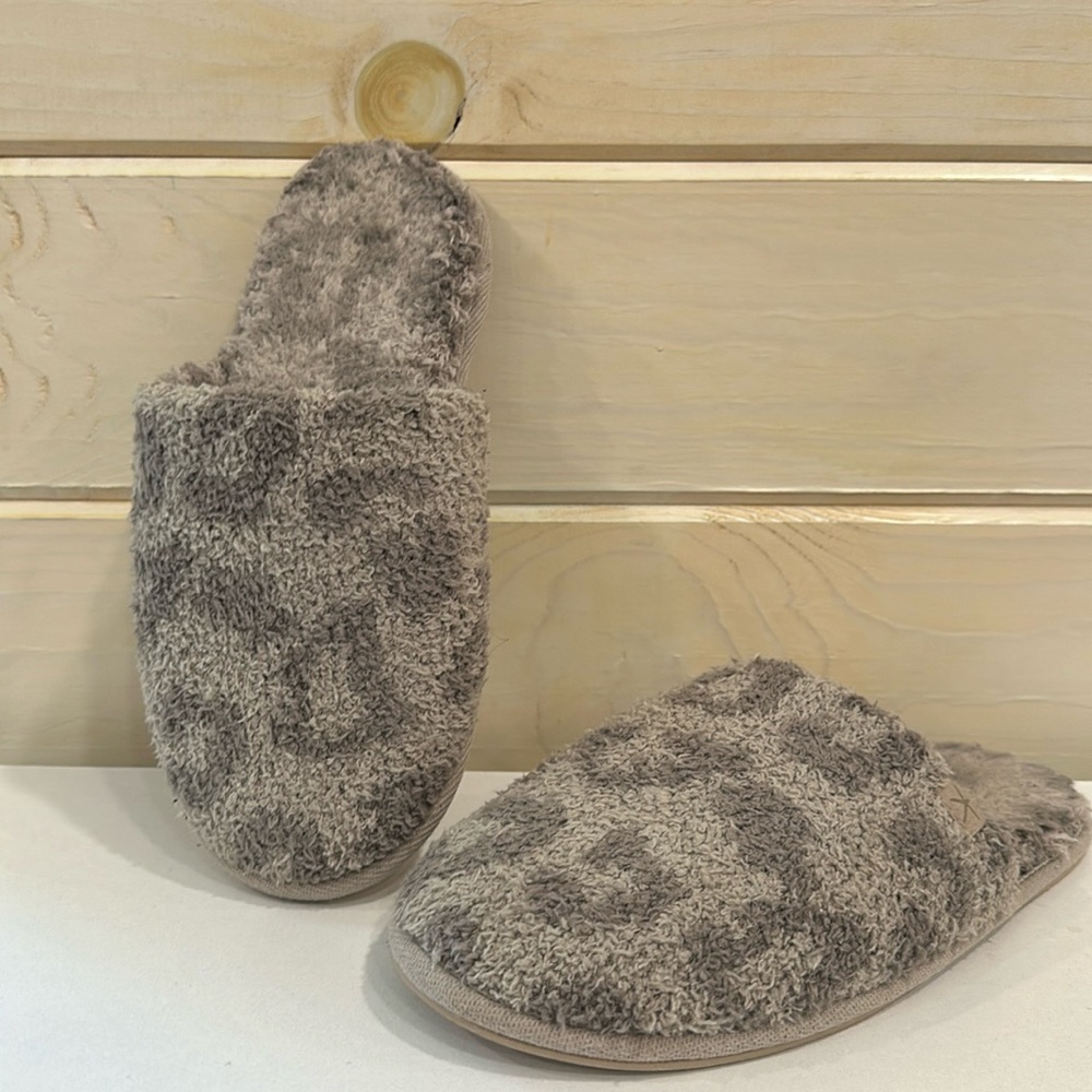 Barefoot Dream leopard print house shoes size small size 5-6